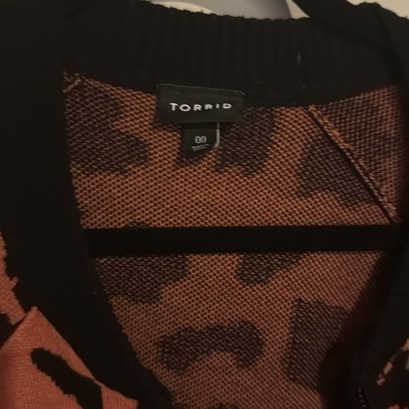 Leopard Print Zip-Up Jacket - Picture 6 of 7